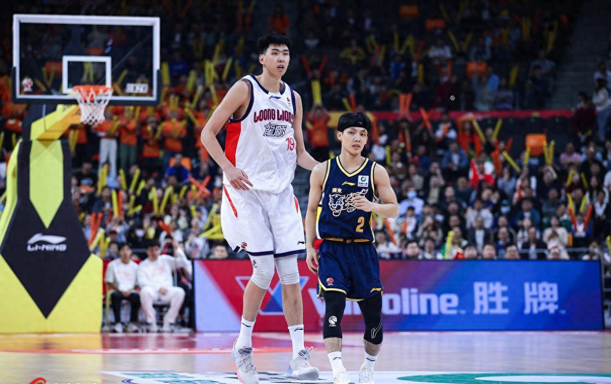 GA黄金甲-CBA球员进步榜!广东旧将第一,山西两人入选,韩德君接班人第三