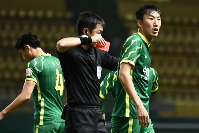 GA黄金甲官方网站-京深战变身“红牌战” 激烈角逐却与亚冠梯队远离