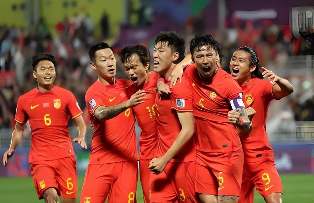 GA黄金甲-邵佳一现身河南与玉昆的比赛！三位球员或进入考察名单，引发热议