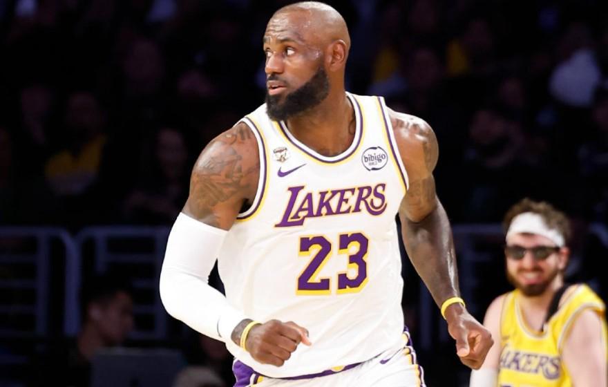 GA黄金甲平台-父与子，詹姆斯&amp;amp;布朗尼收官战高效合砍29分5板10助4断